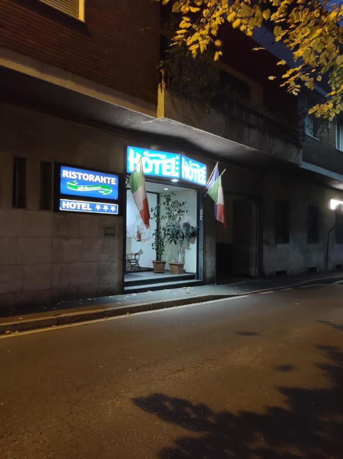 马里诺尼酒店 洛马佐 外观 照片