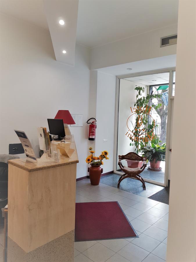 马里诺尼酒店 洛马佐 外观 照片
